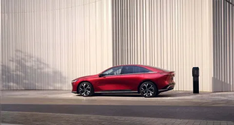 Mazda 6e Takumi 68.8 kwh – privatleasing hos Bildeal
