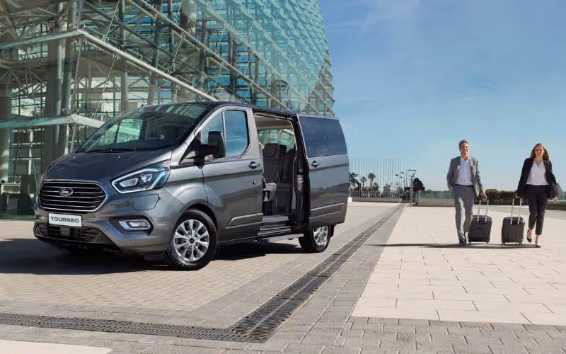 Ford E-Tourneo Custom Titanium X 8 seter – privatleasing hos Bildeal