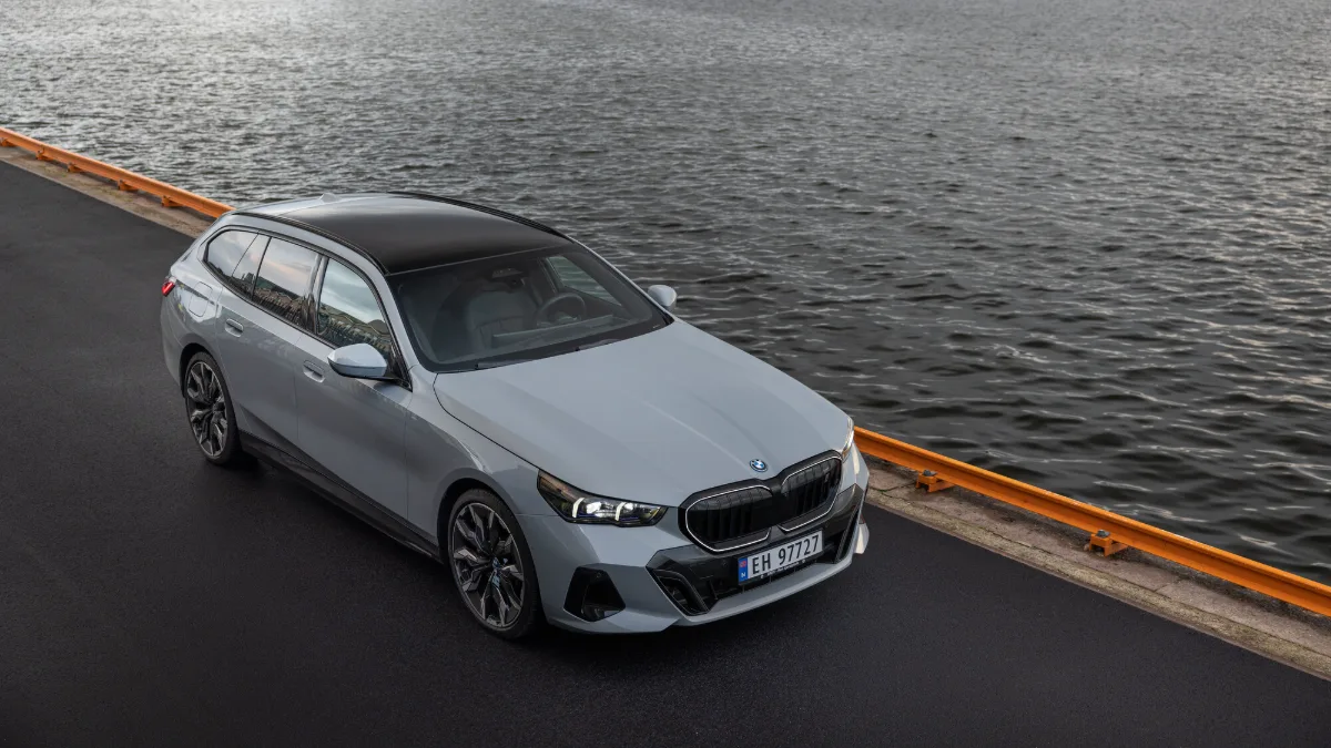 BMW i5 xDrive40 Fully Charged Touring – miniatyrbilde 2