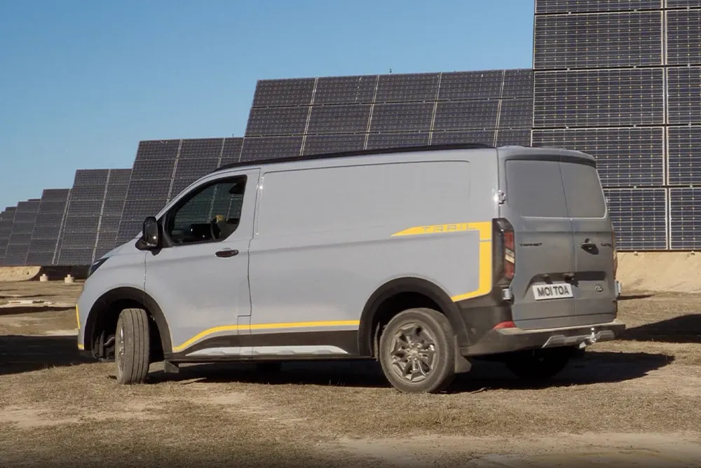 Ford E-Transit Custom 320 L1 Trend AWD 136 hk – miniatyrbilde 2