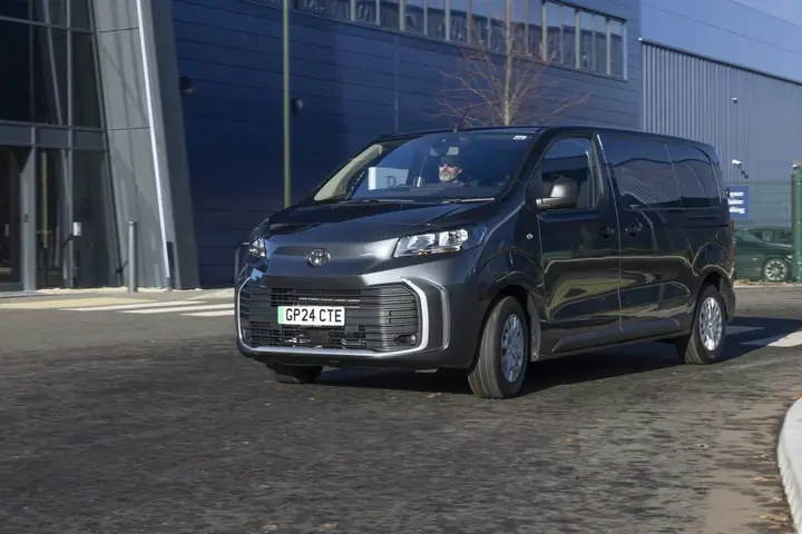 Toyota Proace 75 kWh L1 Comfort – privatleasing hos Bildeal